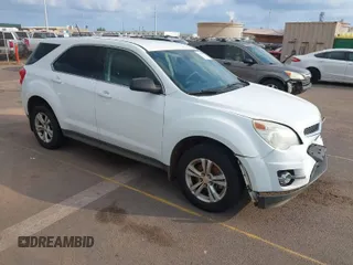 2014 Chevrolet Equinox LS z VIN 1GNALAEK9EZ111636, wystawiony jako IAAI lot #41526634 z przebiegiem 79 451 mil mil oraz . Historia ofert i sprzedaży dostępna na DreamBid. Obrazek 1.