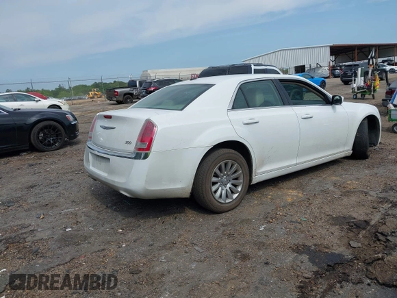 2014 Chrysler 300 z VIN 2C3CCAAG0EH157055, wystawiony jako IAAI lot #42039052 z przebiegiem 197 788 mil mil oraz . Historia ofert i sprzedaży dostępna na DreamBid. Obrazek 4.