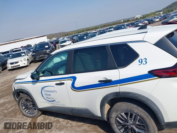 2025 Nissan Rogue S z VIN 5N1BT3AB4SC777425, wystawiony jako IAAI lot #41960932 z przebiegiem 14 073 mil mil oraz . Historia ofert i sprzedaży dostępna na DreamBid. Obrazek 14.