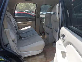 2008 Chevrolet Tahoe LS with VIN 1GNFC13C58R105676, listed as a IAAI auction lot 42603839 with 322,614 mi miles and . Bid and sale history available at DreamBid. Image 8.