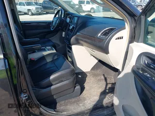 2015 Chrysler Town & Country Touring with VIN 2C4RC1BG0FR672993, listed as a IAAI auction lot 41797935 with 116,815 mi miles. Bid and sale history available at carsss.com. Image 5.
