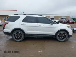 2014 Ford Explorer Sport z VIN 1FM5K8GT3EGB49107, wystawiony jako IAAI lot #41400418 z przebiegiem 150 755 mil mil oraz . Historia ofert i sprzedaży dostępna na DreamBid. Obrazek 13.
