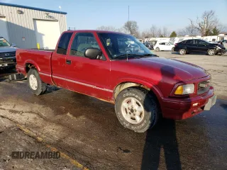 1997 GMC Sonoma SLS with VIN 1GTCT19W4V8511575, listed as a Copart auction lot 83266234 with 216,939 mi miles and Salvage Title. Bid and sale history available at carsss.com. Image 4.