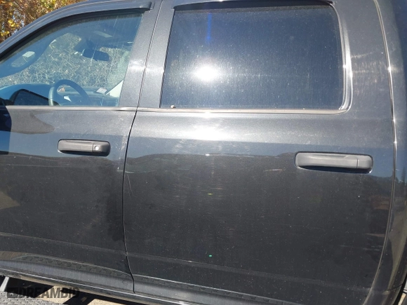 2018 Ram 2500 Tradesman with VIN 3C6UR5CJ4JG275190, listed as a IAAI auction lot 40623047 with 85,121 mi miles. Bid and sale history available at carsss.com. Image 14.