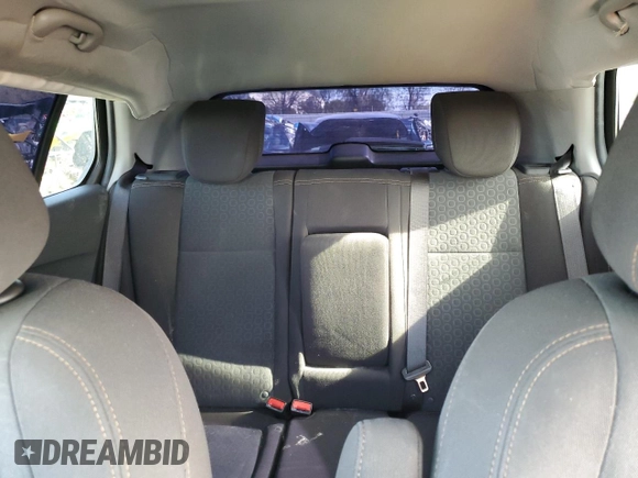 2021 Chevrolet Trax LS z VIN KL7CJKSB1MB303476, wystawiony jako Copart lot #58230595 z przebiegiem 55 397 mil mil oraz Szkoda całkowita • Salvage title. Historia ofert i sprzedaży dostępna na DreamBid. Obrazek 10.