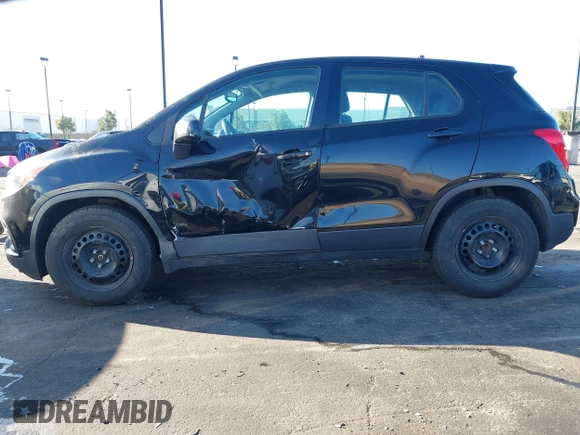 2018 Chevrolet Trax LS with VIN 3GNCJKSB1JL330732, listed as a IAAI auction lot 41739704 with 98,554 mi miles. Bid and sale history available at carsss.com. Image 6.