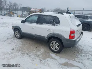 2008 Hyundai Tucson SE with VIN KM8JN72D98U799243, listed as a IAAI auction lot 41029346 with 101,345 mi miles. Bid and sale history available at carsss.com. Image 3.