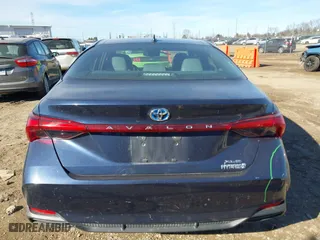 2019 Toyota Avalon Hybrid Limited with VIN 4T1B21FB0KU003585, listed as a IAAI auction lot 41430671 with 46,104 mi miles. Bid and sale history available at carsss.com. Image 16.