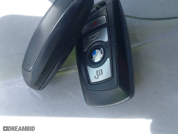 2013 BMW X3 xDrive28i with VIN 5UXWX9C59D0A17792, listed as a IAAI auction lot 41902533 with 63,104 mi miles. Bid and sale history available at carsss.com. Image 11.