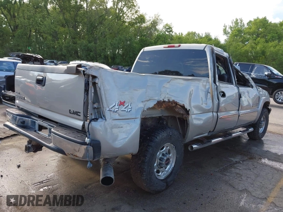 2004 GMC Sierra 2500HD with VIN 1GTHK23194F136501, listed as a IAAI auction lot 42204491 with 226,947 mi miles and . Bid and sale history available at DreamBid. Image 4.