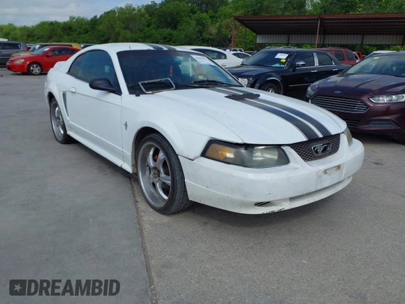2000 Ford Mustang with VIN 1FAFP4041YF279330, listed as a IAAI auction lot 42047416 with 155,740 mi miles. Bid and sale history available at carsss.com. Image 1.