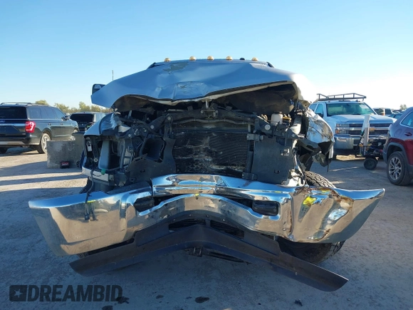 2013 Ram 2500 Tradesman z VIN 3C6UR5CL2DG550173, wystawiony jako IAAI lot #40865715 z przebiegiem 110 829 mil mil oraz . Historia ofert i sprzedaży dostępna na DreamBid. Obrazek 12.