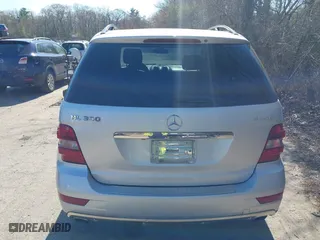 2011 Mercedes-Benz M-Class ML 350 with VIN 4JGBB8GB2BA702483, listed as a IAAI auction lot 42098725 with 187,399 mi miles. Bid and sale history available at carsss.com. Image 16.