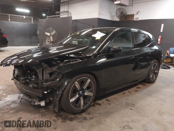 2025 BMW iX M60 z VIN WB533CF02SCS73399, wystawiony jako IAAI lot #41801132 z przebiegiem 3 766 mil mil oraz . Historia ofert i sprzedaży dostępna na DreamBid. Obrazek 20.