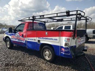 2012 Ford F-250 XL z VIN 1FDBF2A63CEA75803, wystawiony jako Copart lot #48637445 z przebiegiem 118 144 mil mil oraz Szkoda całkowita • Salvage title. Historia ofert i sprzedaży dostępna na DreamBid. Obrazek 2.