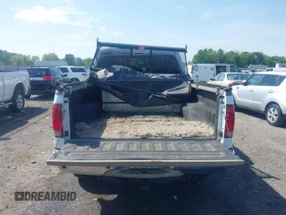 2006 Ford F-250 XL z VIN 1FTSW21P56ED13667, wystawiony jako IAAI lot #42108168 z przebiegiem 175 075 mil mil oraz . Historia ofert i sprzedaży dostępna na DreamBid. Obrazek 11.