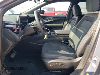 2024 Chevrolet Blazer EV eAWD RS z VIN 3GNKDCRJ2RS185532, wystawiony jako Copart lot #65431054 z przebiegiem 3653 mil mil oraz Szkody całkowita. Historia ofert i sprzedaży dostępna na DreamBid. Obrazek 7.