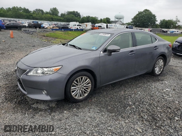 2014 Lexus ES 330 with VIN JTHBK1GG0E2126221, listed as a Copart auction lot 61949975 with 196,574 mi miles and Salvage title. Bid and sale history available at DreamBid. Image 1.