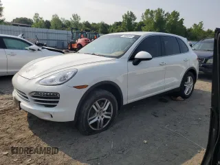 2014 Porsche Cayenne Turbo S E-Hybrid z VIN WP1AA2A21ELA97033, wystawiony jako Copart lot #59868555 z przebiegiem 150 920 mil mil oraz Czysty tytuł • Clean title. Historia ofert i sprzedaży dostępna na DreamBid. Obrazek 1.