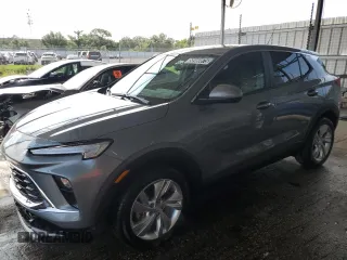 2025 Buick Encore GX Preferred с VIN KL4AMBSL0SB182473, выставлен на аукционе Copart как лот 58980875 с пробегом 2 736 миль миль и Чистый • Clean title. История ставок и продаж доступна на DreamBid. Изображение 1.