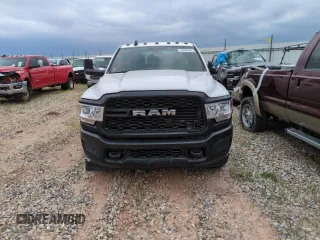 2022 Ram 3500 Tradesman z VIN 3C7WRTCL4NG156698, wystawiony jako Copart lot #54407965 z przebiegiem 92 713 mil mil oraz Czysty tytuł • Clean title. Historia ofert i sprzedaży dostępna na DreamBid. Obrazek 5.