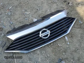 2015 Nissan Quest SV with VIN JN8AE2KP7F9120821, listed as a Copart auction lot 53998065 with 106,702 mi miles and Salvage Title. Bid and sale history available at carsss.com. Image 13.