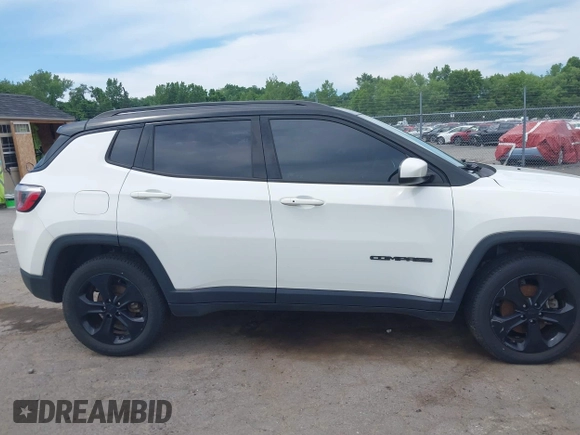 2018 Jeep Compass Latitude z VIN 3C4NJDBBXJT304529, wystawiony jako IAAI lot #42637865 z przebiegiem 112 662 mil mil oraz . Historia ofert i sprzedaży dostępna na DreamBid. Obrazek 13.
