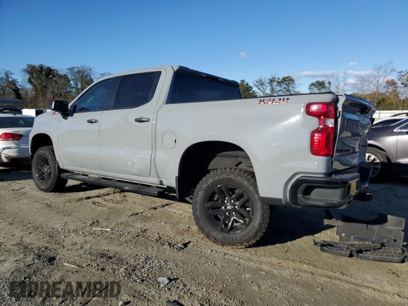 2024 Chevrolet Silverado 1500 Custom Trail Boss with VIN 3GCUDCED4RG140550, listed as a Copart auction lot 81046584 with 5,425 mi miles and Salvage Title. Bid and sale history available at carsss.com. Image 2.