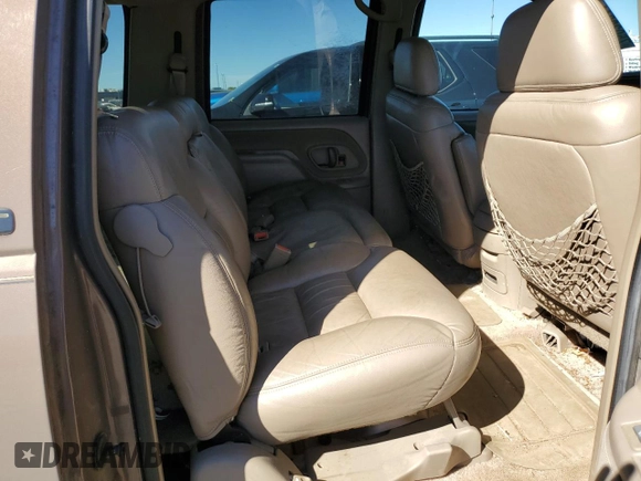 1998 Chevrolet Suburban z VIN 1GNFK16R6WJ306534, wystawiony jako Copart lot #75030844 z przebiegiem 230 869 mil mil oraz Czysty tytuł • Clean title. Historia ofert i sprzedaży dostępna na DreamBid. Obrazek 11.