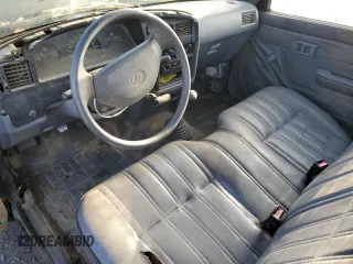 1993 Toyota Pickup z VIN 4TARN81A6PZ114634, wystawiony jako Copart lot #53115865 z przebiegiem 161 536 mil mil oraz Szkoda całkowita • Salvage title. Historia ofert i sprzedaży dostępna na DreamBid. Obrazek 8.