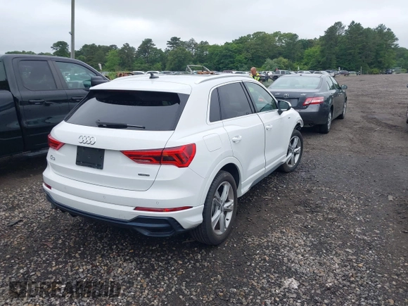2020 Audi Q3 S line Premium with VIN WA1DECF30L1115390, listed as a IAAI auction lot 42503728 with 18,556 mi miles and . Bid and sale history available at DreamBid. Image 4.