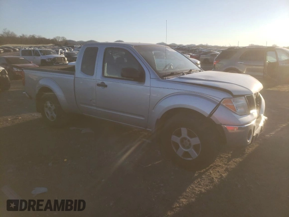 2005 Nissan Frontier SE z VIN 1N6AD06W75C445259, wystawiony jako Copart lot #88346765 z przebiegiem 126 706 mil mil oraz Szkoda całkowita • Salvage title. Historia ofert i sprzedaży dostępna na DreamBid. Obrazek 4.