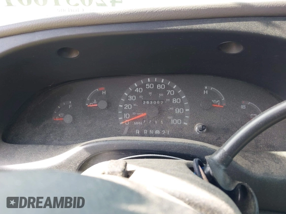 1999 Ford Econoline Passenger XL with VIN 1FBSS31LXXHB58391, listed as a IAAI auction lot 42031661 with 263,067 mi miles and . Bid and sale history available at DreamBid. Image 7.