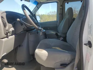 2003 Ford Econoline Passenger XL с VIN 1FBSS31L13HB49492, выставлен на аукционе Copart как лот 49438185 с пробегом 186 651 миль миль и Списание • Salvage title. История ставок и продаж доступна на DreamBid. Изображение 7.