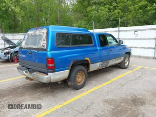 1998 Dodge 1500 z VIN 3B7HC13Z6WG226848, wystawiony jako IAAI lot #42331979 z przebiegiem 280 456 mil mil oraz . Historia ofert i sprzedaży dostępna na DreamBid. Obrazek 4.
