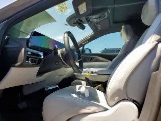 2023 Cadillac LYRIQ RWD Luxury z VIN 1GYKPMRK3PZ001935, wystawiony jako Copart lot #53645875 z przebiegiem Nie podano mil oraz Nie do naprawy • Non repairable. Historia ofert i sprzedaży dostępna na DreamBid. Obrazek 7.