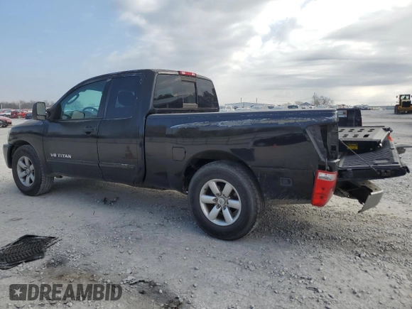 2008 Nissan Titan XE z VIN 1N6BA06A08N320811, wystawiony jako Copart lot #45508044 z przebiegiem 136 112 mil mil oraz Szkoda całkowita • Salvage title. Historia ofert i sprzedaży dostępna na DreamBid. Obrazek 2.