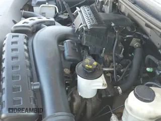2005 Ford F-150 XL с VIN 1FTRF12595NA15823, выставлен на аукционе IAAI как лот 43155003 с пробегом 291 315 миль миль и . История ставок и продаж доступна на DreamBid. Изображение 12.