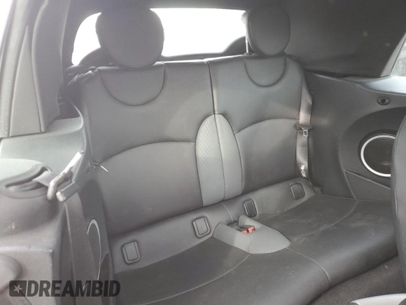 2010 MINI Convertible с VIN WMWMR3C56ATU97164, выставлен на аукционе Copart как лот 83908904 с пробегом 153 936 миль миль и Списание • Salvage title. История ставок и продаж доступна на DreamBid. Изображение 10.