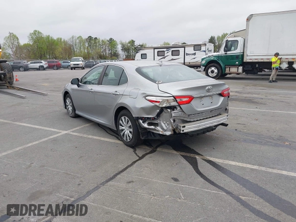 2019 Toyota Camry LE with VIN 4T1B11HK8KU683512, listed as a IAAI auction lot 39476699 with 40,074 mi miles. Bid and sale history available at carsss.com. Image 3.