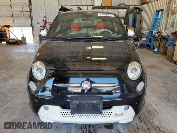 2014 FIAT 500e z VIN 3C3CFFGEXET175807, wystawiony jako Copart lot #62706475 z przebiegiem 41 925 mil mil oraz Czysty tytuł • Clean title. Historia ofert i sprzedaży dostępna na DreamBid. Obrazek 5.