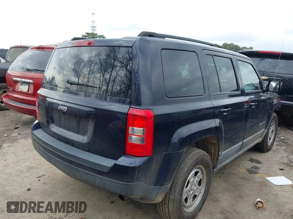 2011 Jeep Patriot Latitude with VIN 1J4NT1GB5BD140710, listed as a IAAI auction lot 41499486 with 182,809 mi miles. Bid and sale history available at carsss.com. Image 4.