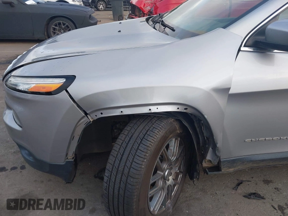 2017 Jeep Cherokee Limited with VIN 1C4PJLDB6HW526697, listed as a IAAI auction lot 42760984 with 191,897 mi miles and . Bid and sale history available at DreamBid. Image 17.
