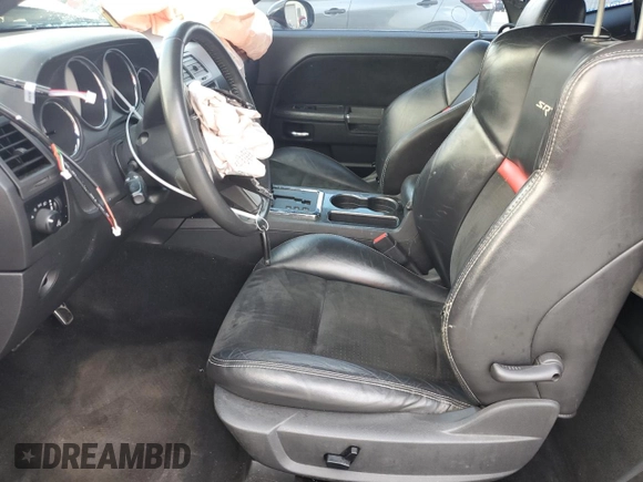 2010 Dodge Challenger SRT-8 with VIN 2B3CJ7DW2AH161272, listed as a Copart auction lot 85852604 with 133,635 mi miles and Salvage title. Bid and sale history available at DreamBid. Image 7.