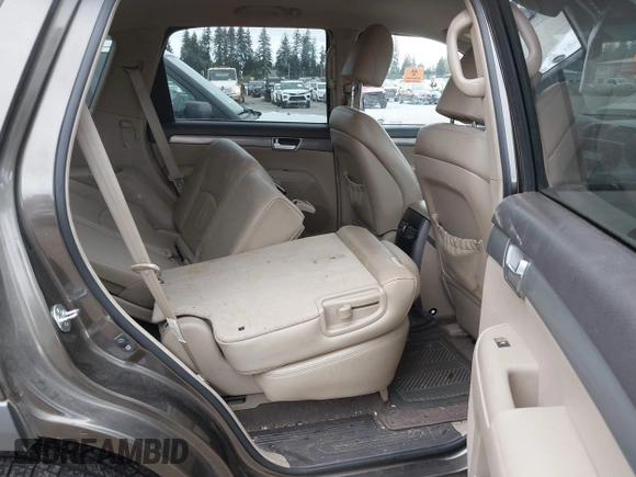 2009 Kia Borrego EX with VIN KNDJH741995015542, listed as a IAAI auction lot 42120069 with 139,457 mi miles. Bid and sale history available at carsss.com. Image 8.