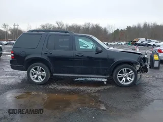 2010 Ford Explorer z VIN 1FMEU8DE5AUA85647, wystawiony jako IAAI lot #41534833 z przebiegiem 129 925 mil mil oraz . Historia ofert i sprzedaży dostępna na DreamBid. Obrazek 13.