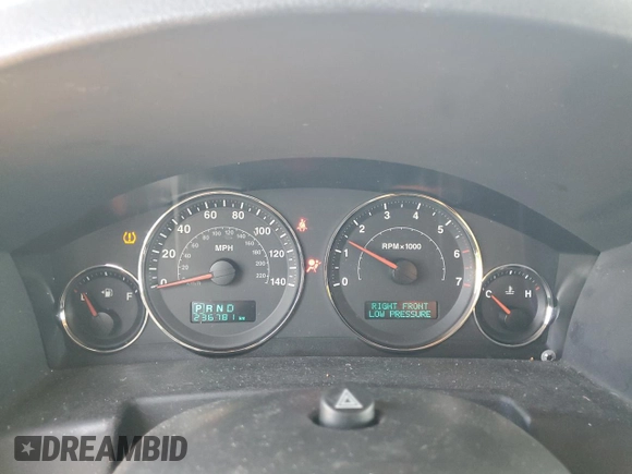 2007 Jeep Commander Limited с VIN 1J8HH58207C585310, выставлен на аукционе Copart как лот 42611425 с пробегом 236 781 миль миль и Списание • Salvage title. История ставок и продаж доступна на DreamBid. Изображение 9.