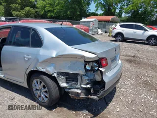 2010 Volkswagen Jetta Limited Edition with VIN 3VWRX7AJ1AM099362, listed as a IAAI auction lot 42318046 with 264,425 mi miles and . Bid and sale history available at DreamBid. Image 6.