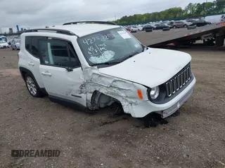 2017 Jeep Renegade Latitude z VIN ZACCJBBB4HPG04483, wystawiony jako IAAI lot #42252208 z przebiegiem 68 088 mil mil oraz . Historia ofert i sprzedaży dostępna na DreamBid. Obrazek 1.