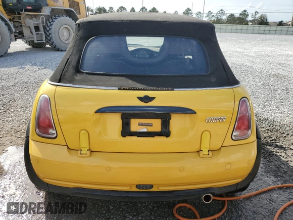 2008 MINI Convertible z VIN WMWRF33588TG18367, wystawiony jako Copart lot #47261345 z przebiegiem 132 150 mil mil oraz Szkody całkowita. Historia ofert i sprzedaży dostępna na DreamBid. Obrazek 6.